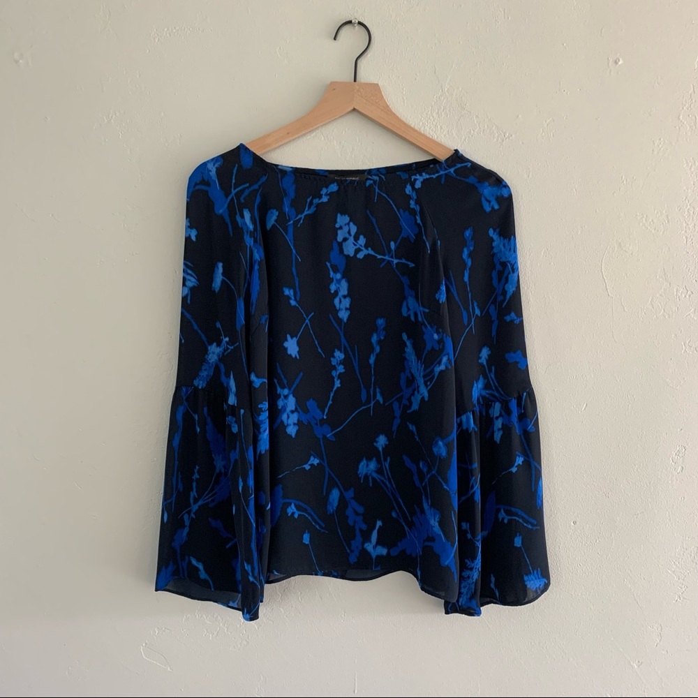 Banana Republic Bell Sleeved Long Sleeve Blouse